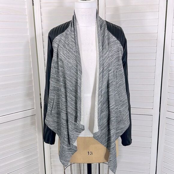 Torrid Size 2X Moto Jacket Waterfall Faux Leather NWOT - Picture 3 of 16